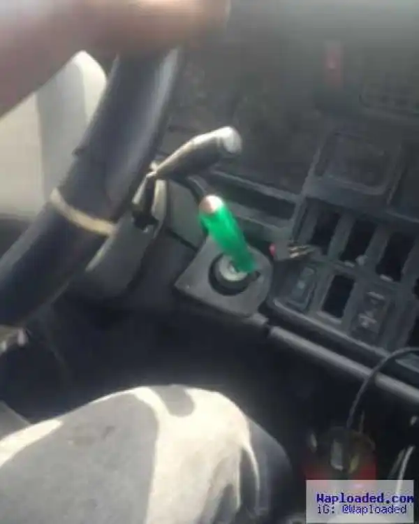 Photo: Bus Driver Uses Screw Driver As Car Key In Lagos